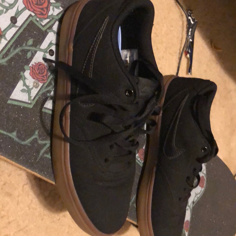 Nike sbs size 8 don’t fit me anymore with box